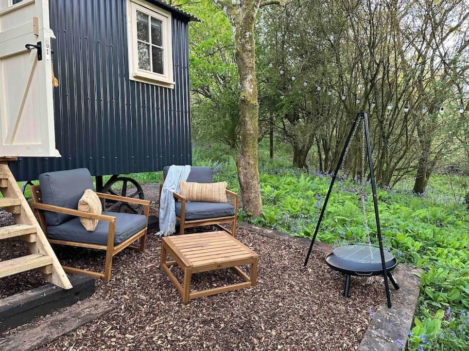 Cornwall Woodland Shepherd'S Hut - Dennis Hut Bodmin Buitenkant foto